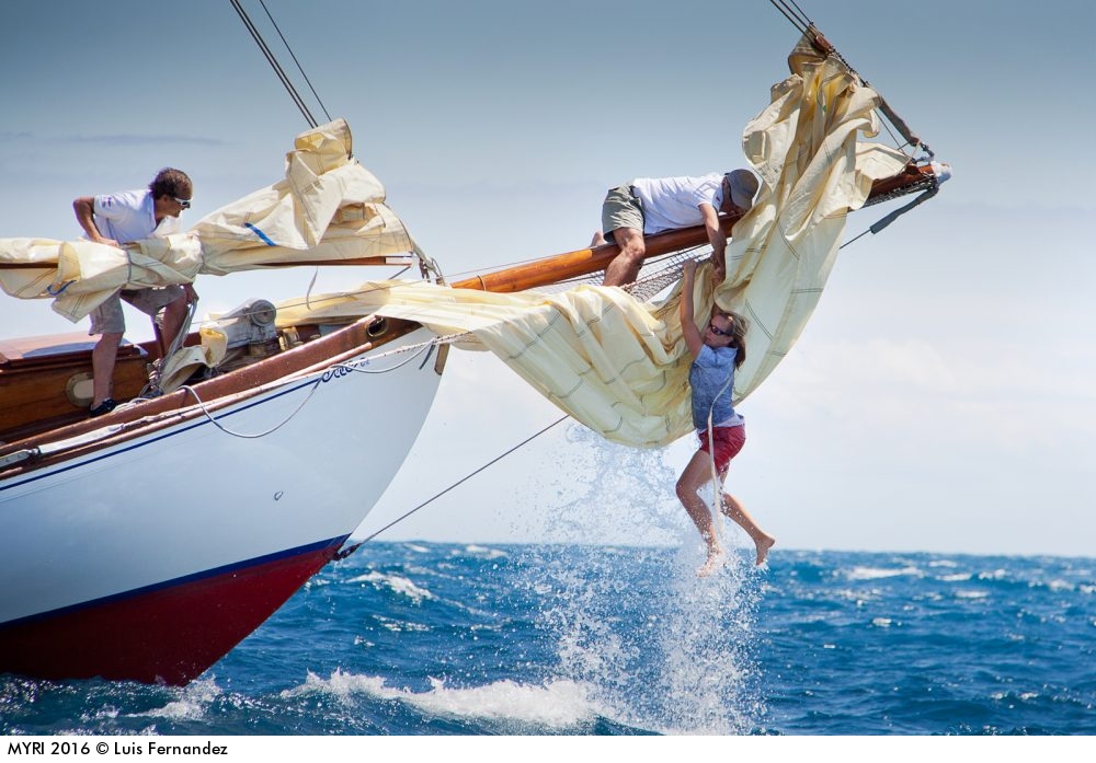sauvetage, homme `al mer, Gipsy , gipsy voilier, numéro 1, équipière, yachting classique, www.yachtingclassique.com